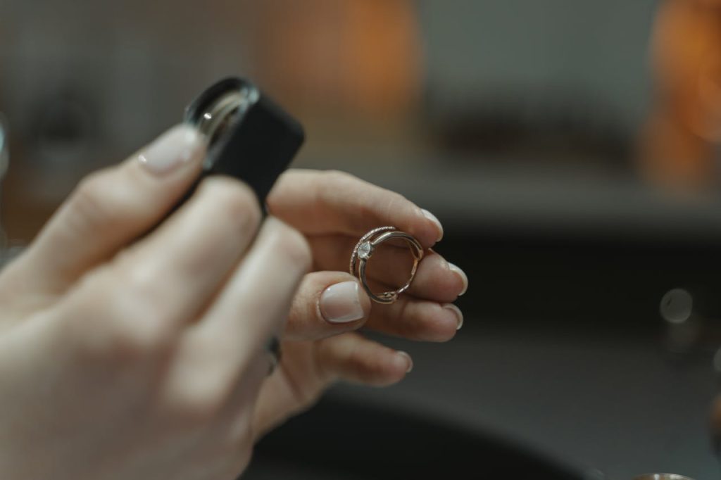 Kirsten Roberts Diamond Loupe contact